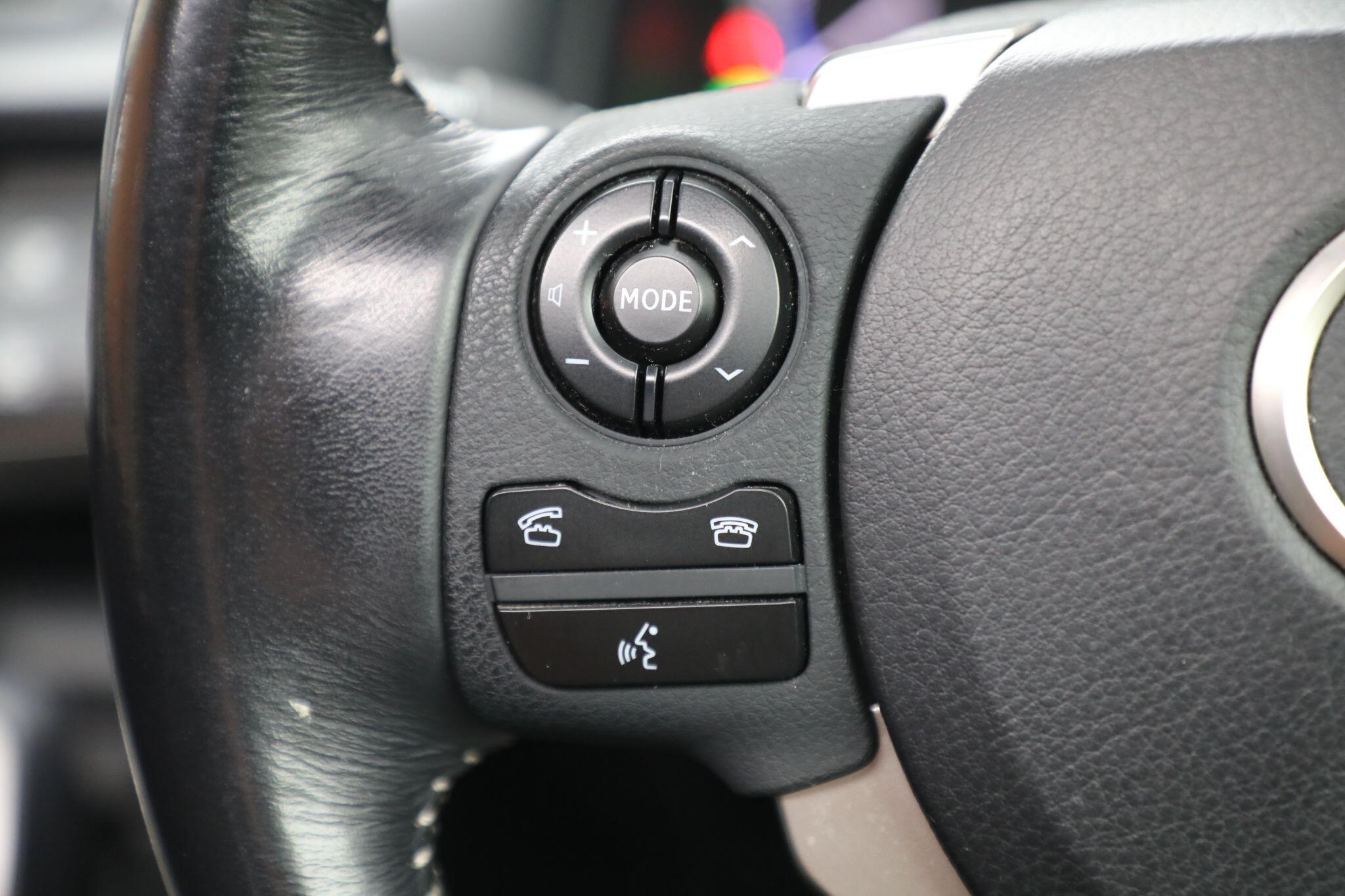 Large vehicle image